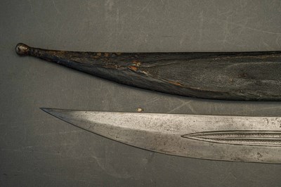 Lot 101 - A CAUCASIAN SHORTSWORD (QAMA), LATE 19TH CENTURY