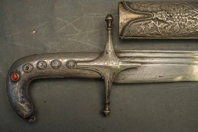 Lot 99 - AN ARAB SILVER-MOUNTED SHAMSHIR, 19TH CENTURY, PROBABLY SYRIA