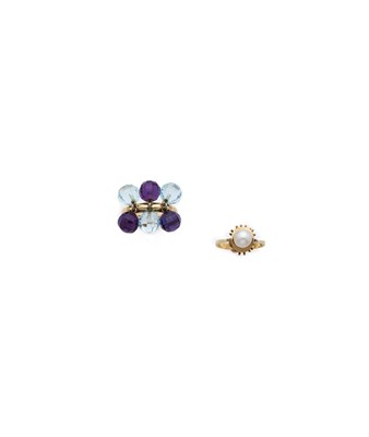 Lot 367 - TWO GEM-SET RINGS