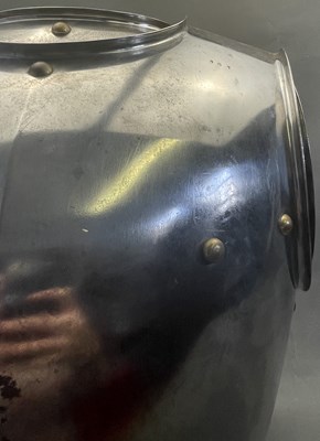 Lot 139 - A CAVALRY TROOPER’S CUIRASS