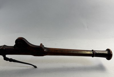 Lot 237 - AN ITALIAN STONEBOW, 17TH/18TH CENTURY