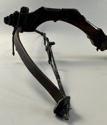 Lot 237 - AN ITALIAN STONEBOW, 17TH/18TH CENTURY