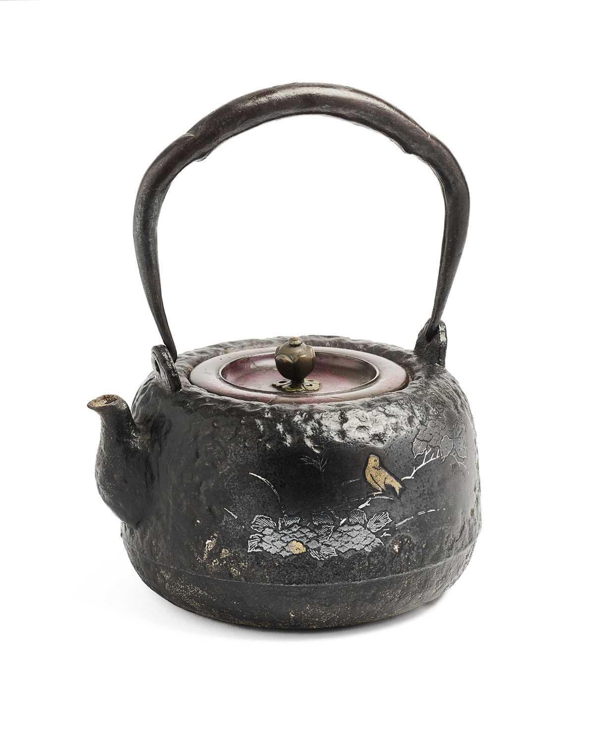 Lot 164 - A JAPANESE IRON TEAPOT, TETSUBIN, EDO/MEIJI PERIOD, 19TH CENTURY