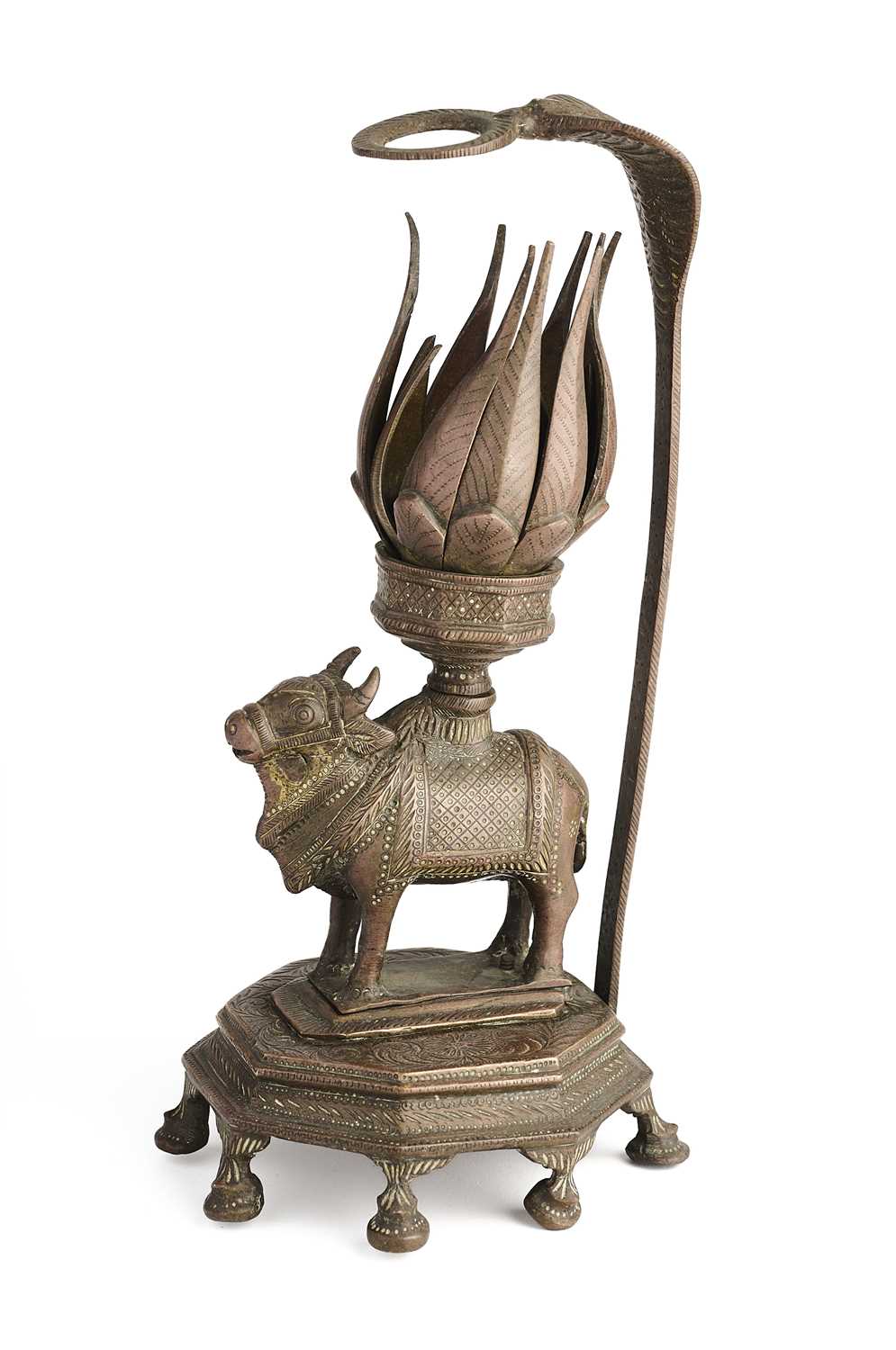 Lot 204 - A BRONZE TEMPLE LAMP, TAMIL NADU, SOUTH INDIA, 19TH CENTURY