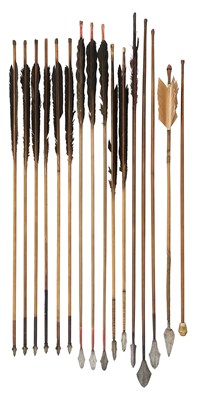 Lot 35 - A COLLECTION OF SIXTEEN ASIAN ARROWS, MOSTLY CHINESE, QING DYNASTY, 19TH CENTURY