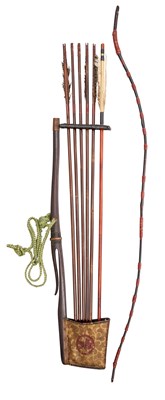 Lot 14 - A SMALL JAPANESE BOW AND QUIVER (SHIKO) WITH ARROWS, EDO PERIOD, 19TH CENTURY