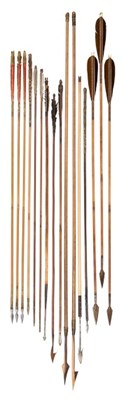 Lot 362 - A LARGE QUANITY OF AFRICAN AND INDIAN ARROWS, 19TH/20TH CENTURY