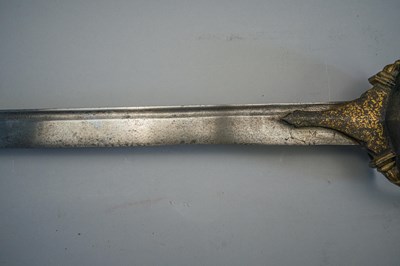 Lot 88 - AN INDIAN SWORD (KHANDA), 18TH/EARLY 19TH CENTURY