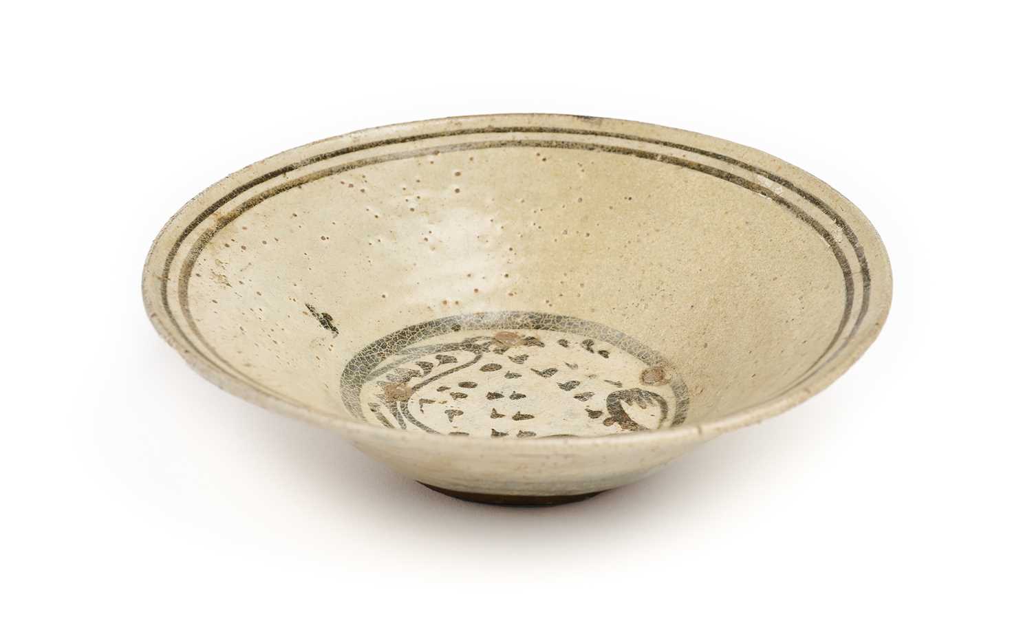 Lot 539 - A SUKHOTAI OR SAWAKHALOK BOWL, THAILAND, CIRCA 14TH CENTURY