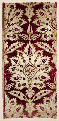 Lot 122 - AN OTTOMAN VELVET PANEL, BURSA, WESTERN ANATOLIA, 17TH CENTURY