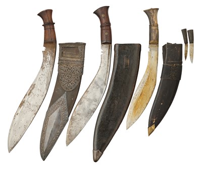 Lot 524 - THREE NEPALESE KUKRI KNIVES, LATE 19TH/20TH CENTURY