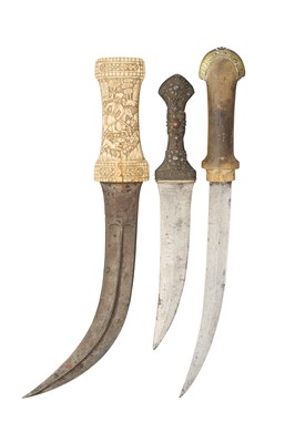 Lot 558 - A PERSIAN DAGGER (JAMBIYA) AND TWO FURTHER DAGGERS (JAMBIYA), LATE 19TH/20TH CENTURY