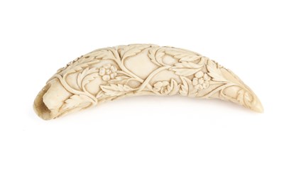 Lot 153 - A CARVED IVORY HANDLE, PROBABLY MURSHIDABAD, EASTERN INDIA, 18TH CENTURY