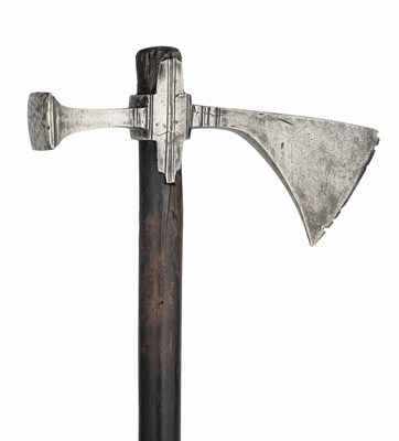Lot 224 - A CENTRAL EUROPEAN WAR HAMMER, EARLY 17TH CENTURY, GERMAN, HUNGARIAN OR POLISH