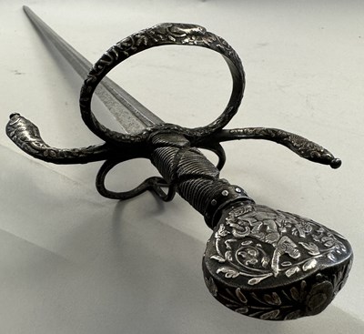 Lot 210 - A NORTH EUROPEAN RAPIER, EARLY 17TH CENTURY, WITH SILVER-ENCRUSTED HILT, 17TH CENTURY AND LATER