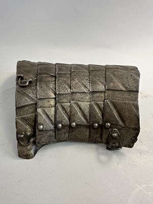 Lot 188 - A WESTERN EUROPEAN LONG TASSET FOR THE LEFT LEG, CIRCA 1530-40