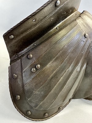 Lot 265 - A PAIR OF FLUTED PAULDRONS IN THE GERMAN EARLY 16TH CENTURY MAXIMILIAN STYLE, 19TH CENTURY