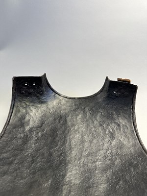 Lot 185 - A NORTH EUROPEAN SIEGE-WEIGHT CUIRASS, MID-17TH CENTURY