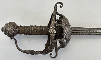 Lot 161 - A FINE ENGLISH DISH-HILT RAPIER, MID-17TH CENTURY