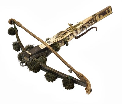 Lot 195 - A VERY FINE SOUTH GERMAN SPORTING CROSSBOW (HALBE RÜSTUNG), DATED 1587