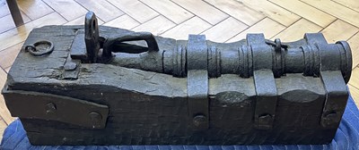 Lot 193 - A RARE IRON BREECH-LOADING CANNON, PROBABLY GERMAN LATE 15TH CENTURY