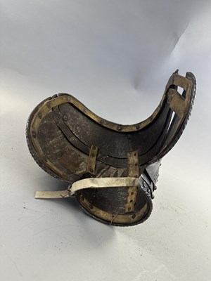 Lot 170 - A COMPOSITE NORTH ITALIAN CAP-A-PIE ARMOUR WITH ETCHED DECORATION, LATE 16TH CENTURY, THE BACKPLATE SIGNED BY THE MASTER ‘P’