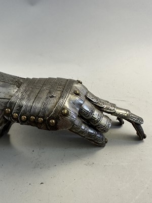 Lot 170 - A COMPOSITE NORTH ITALIAN CAP-A-PIE ARMOUR WITH ETCHED DECORATION, LATE 16TH CENTURY, THE BACKPLATE SIGNED BY THE MASTER ‘P’