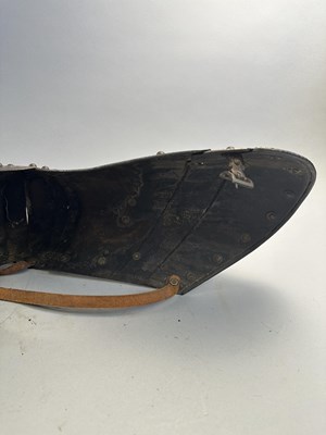 Lot 170 - A COMPOSITE NORTH ITALIAN CAP-A-PIE ARMOUR WITH ETCHED DECORATION, LATE 16TH CENTURY, THE BACKPLATE SIGNED BY THE MASTER ‘P’