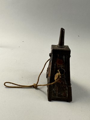 Lot 29 - A SMALL CHARGE FLASK, LATE 16TH/EARLY 17TH CENTURY, POSSIBLY GERMAN