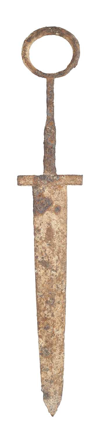 Lot 135 - A RARE DAGGER, POSSIBLY 14TH/15TH CENTURY