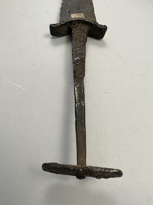 Lot 131 - A MEDIEVAL DAGGER, EARLY 14TH CENTURY