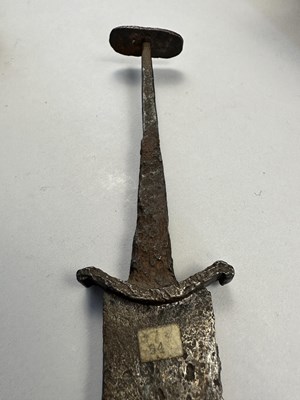 Lot 131 - A MEDIEVAL DAGGER, EARLY 14TH CENTURY