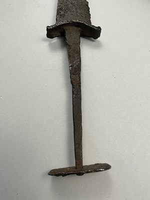 Lot 131 - A MEDIEVAL DAGGER, EARLY 14TH CENTURY