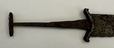 Lot 131 - A MEDIEVAL DAGGER, EARLY 14TH CENTURY