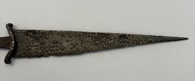 Lot 131 - A MEDIEVAL DAGGER, EARLY 14TH CENTURY