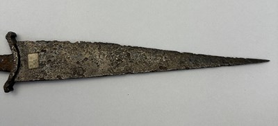 Lot 131 - A MEDIEVAL DAGGER, EARLY 14TH CENTURY
