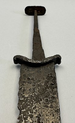 Lot 131 - A MEDIEVAL DAGGER, EARLY 14TH CENTURY