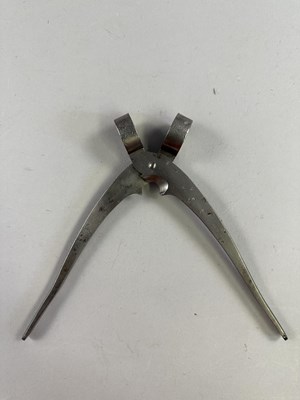 Lot 608 - □ A BULLET MOULD, 19TH CENTURY