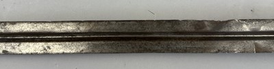 Lot 42 - A SOUTH INDIAN RAPIER, LATE 16TH/17TH CENTURY
