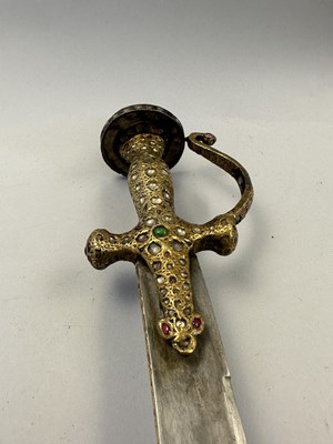 Lot 52 - A SOUTH INDIAN SWORD (TALWAR), 18TH CENTURY, POSSIBLY MYSORE, KARNATAKA