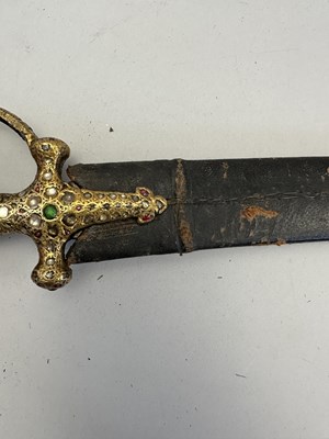 Lot 52 - A SOUTH INDIAN SWORD (TALWAR), 18TH CENTURY, POSSIBLY MYSORE, KARNATAKA