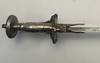 Lot 47 - A SOUTH INDIAN SWORD, 17TH/18TH CENTURY, PROBABLY ARCOT, TAMIL NADU