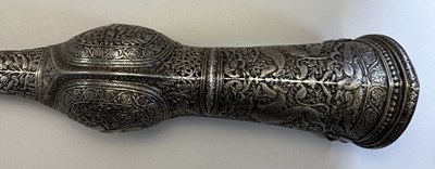 Lot 41 - A FINE SOUTH INDIAN SWORD (PATA), LATE 16TH/17TH CENTURY, POSSIBLY THANJAVUR, TAMIL NADU