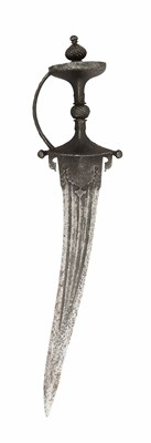 Lot 53 - A SOUTH INDIAN DAGGER (CHILANUM), 17TH/EARLY 18TH CENTURY, POSSIBLY HYDERABAD, ANDHRA PRADESH