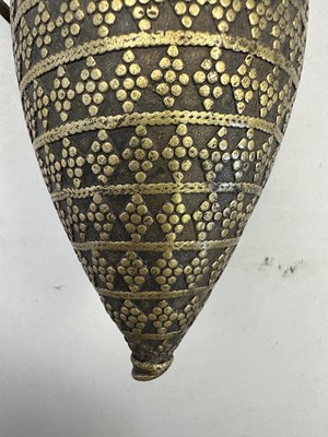 Lot 547 - A SOUTH INDIAN FLASK, 18TH/19TH CENTURY, POSSIBLY MALABAR