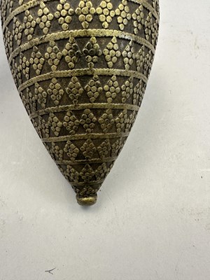 Lot 547 - A SOUTH INDIAN FLASK, 18TH/19TH CENTURY, POSSIBLY MALABAR