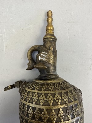 Lot 547 - A SOUTH INDIAN FLASK, 18TH/19TH CENTURY, POSSIBLY MALABAR