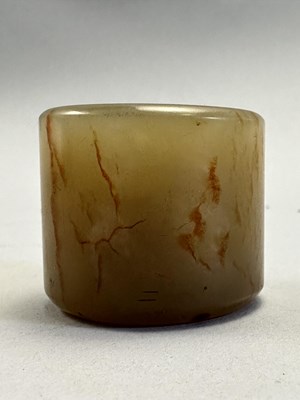 Lot 522 - A CHINESE JADE ARCHER’S RING, QING DYNASTY, 18TH/19TH CENTURY