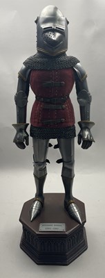 Lot 19 - A MINIATURE MILANESE ARMOUR, 1380-1390, BY ROY GREGORY, 20TH CENTURY