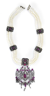 Lot 403 - RUBY AND DIAMOND NECKLACE